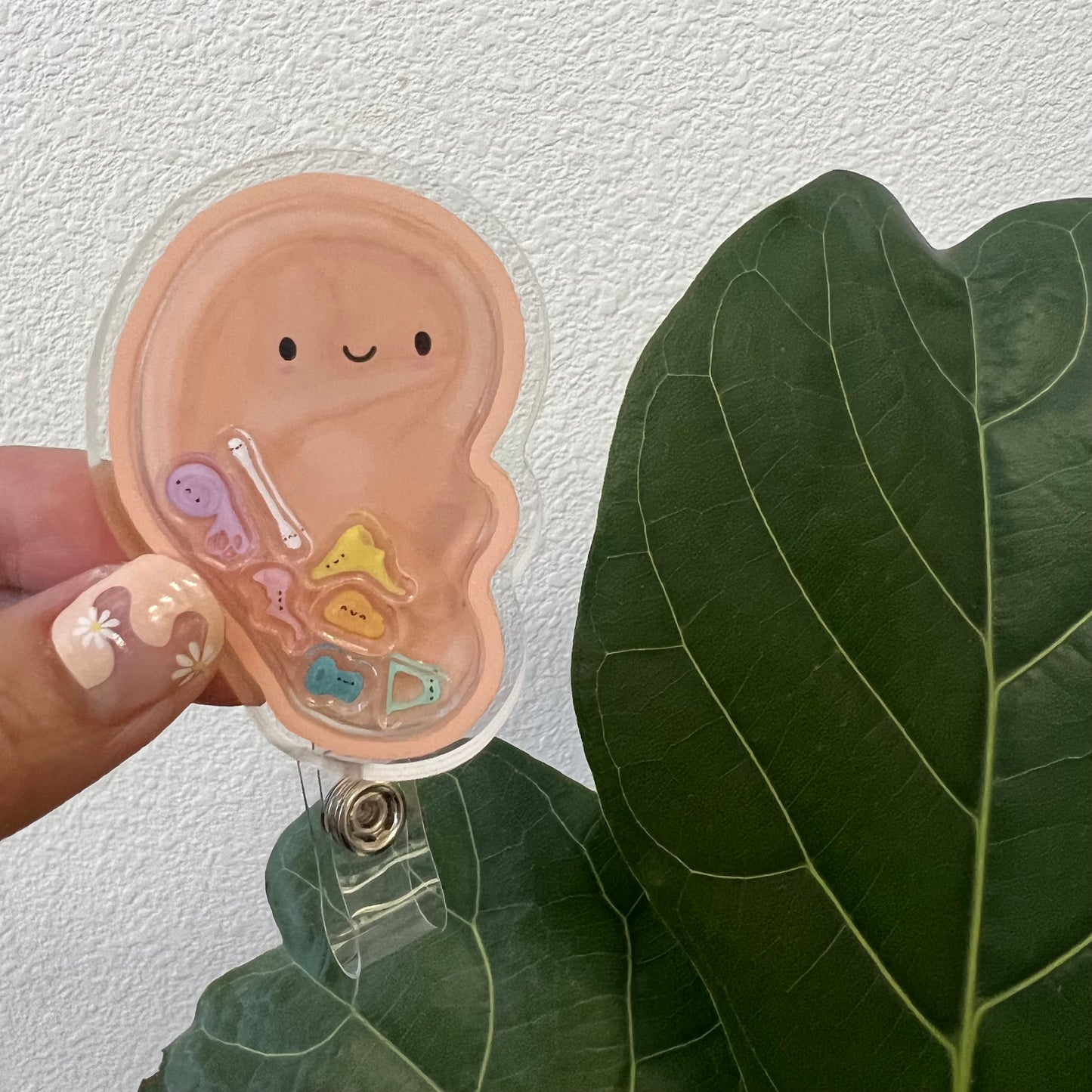 Shaker Badge Reel: Ear