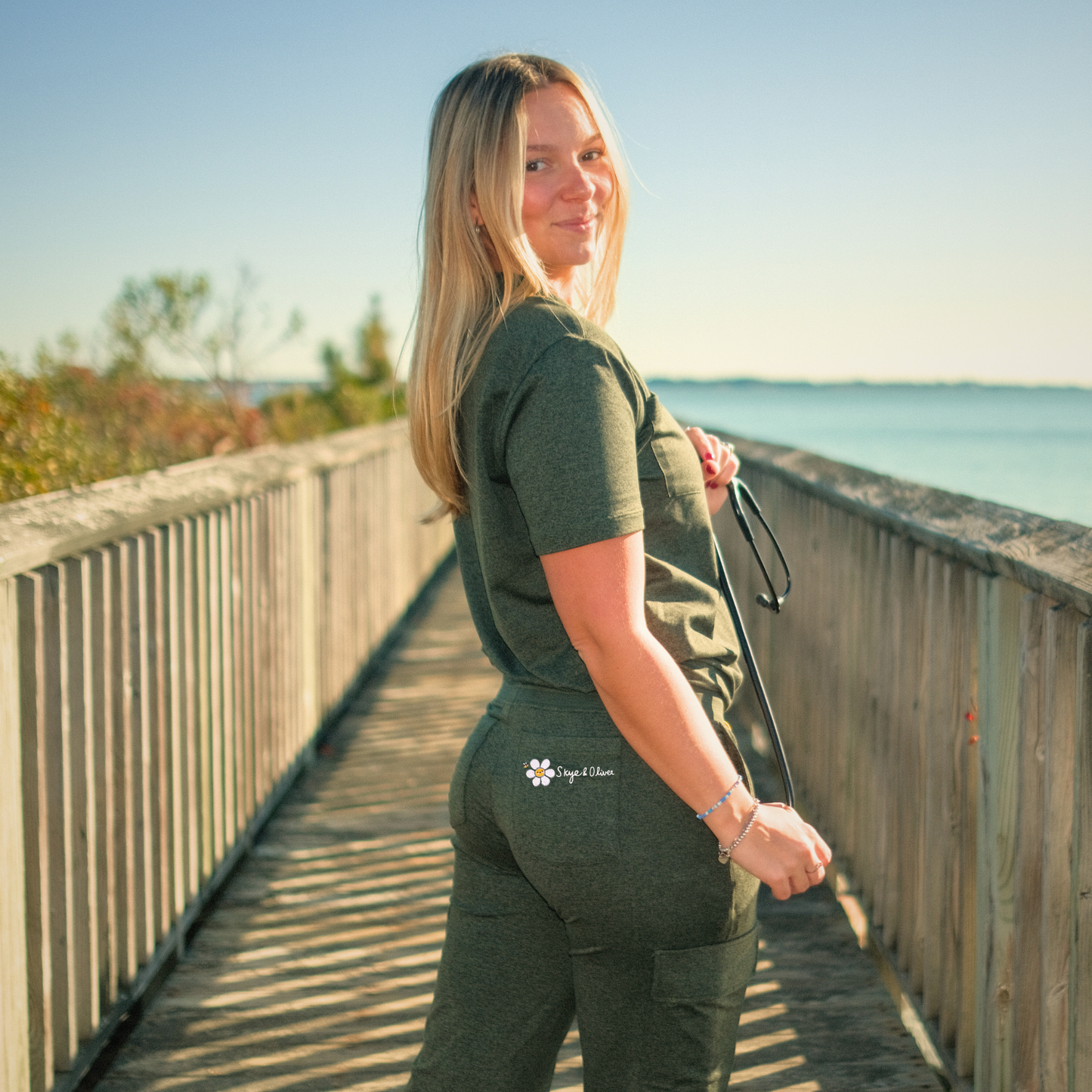 'Tianna' Soleya + Skye & Oliver Mid-Rise Cargo Straight Leg Pant in Evergreen