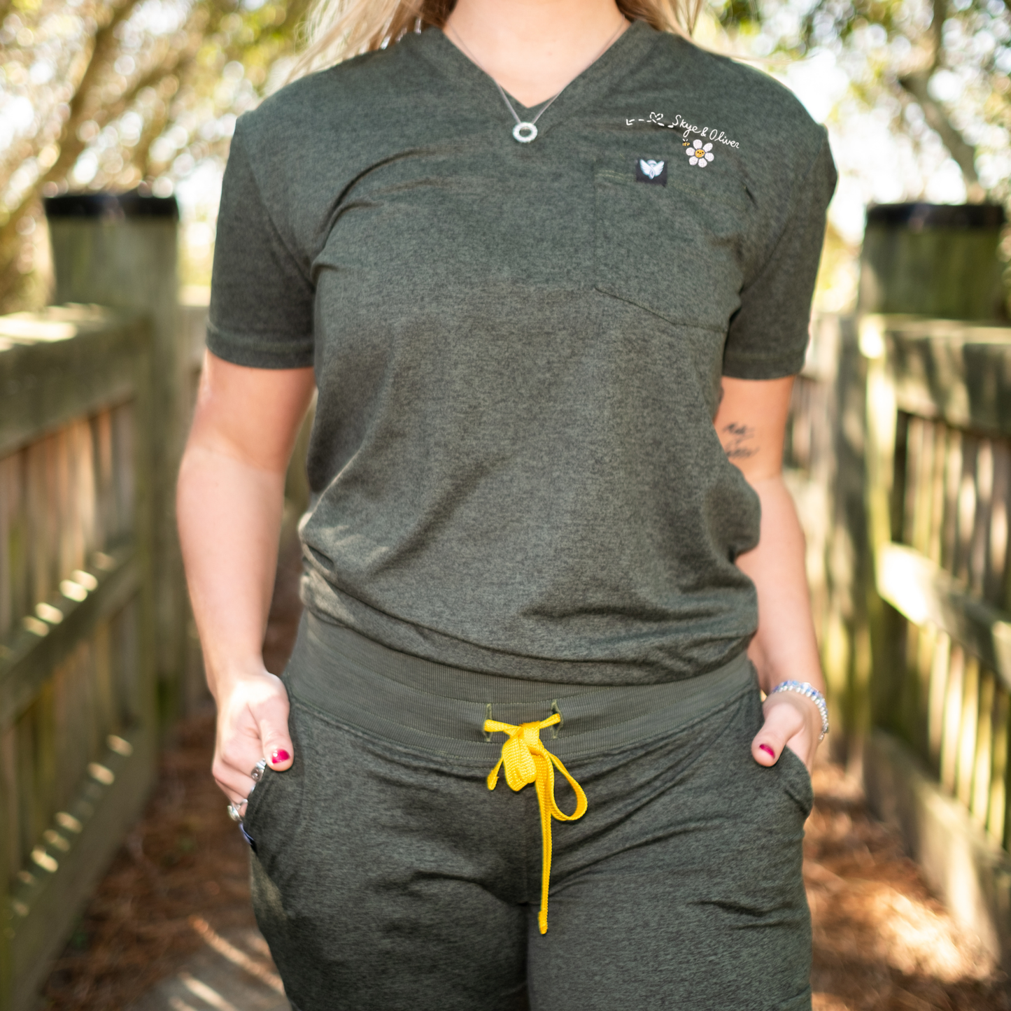 'Van' Soleya + Skye & Oliver Relaxed Fit V-Neck Top in Evergreen