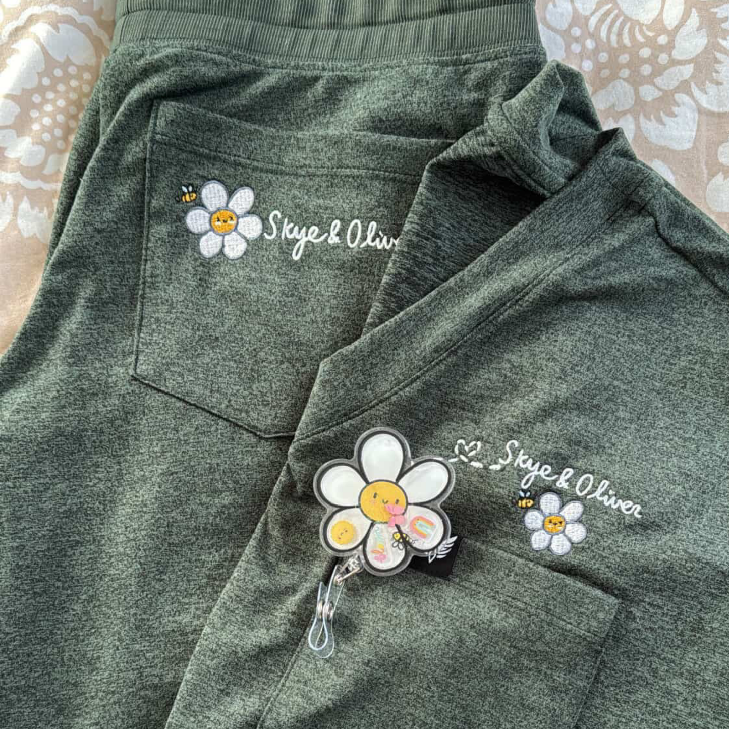 'Tianna' Soleya + Skye & Oliver Mid-Rise Cargo Straight Leg Pant in Evergreen