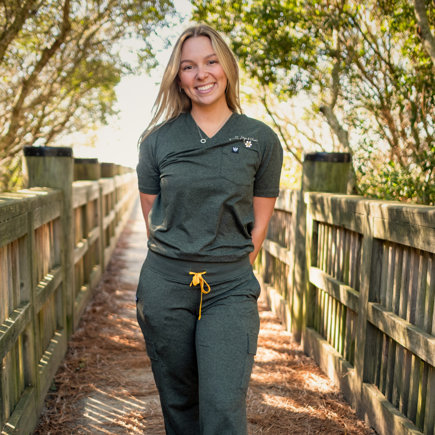 'Tianna' Soleya + Skye & Oliver Mid-Rise Cargo Straight Leg Pant in Evergreen