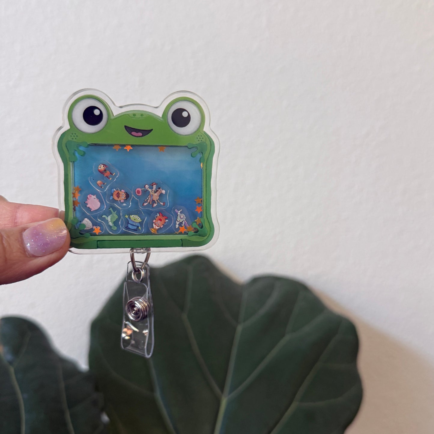 Shaker Badge Reel: Lily Pad
